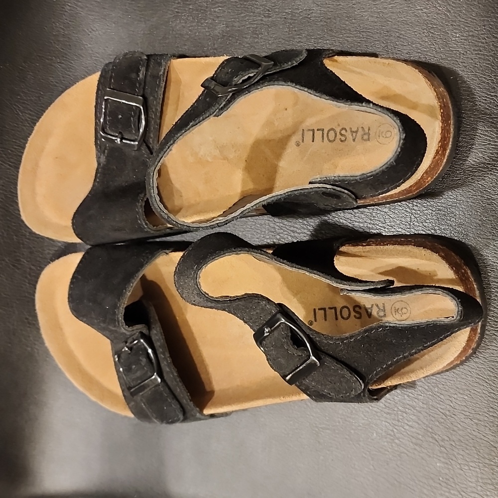 Sandals - Picture 2 of 4